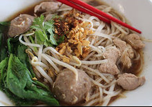 ThaSiam Boat Noodles Nam Tok Instant Dried Rice Stick Noodles with Spicy Sauce 119 g. (Pack of 2)