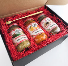 Gift Box 4-Piece Set of Le Conserve della Nonna Tapenades 3-Variety with Gold Spreader Spoon (4-pc Set)