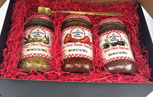 Le Conserve della Nonna Tapenades 3-Variety Gift Set (Black Olives, Green Olives, and Sundried Tomato) with Spreader Spoon (4-pc Set)